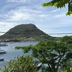 Case A Lili, Joli Haut De Villa Face A La Mer Dans Le Bourg.